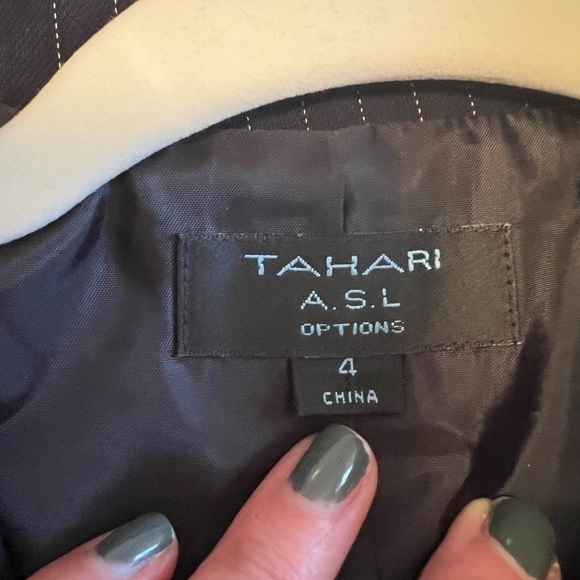 Tahari ASL BLACK & white pin stripe classic 3 button blazer SIZE 4 EUC - Picture 5 of 11